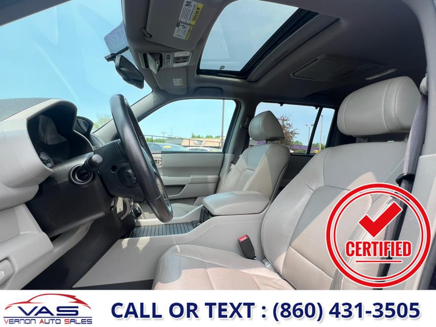 2013 Honda Pilot 4WD 4dr Touring w/RES & Navi, available for sale in Manchester, Connecticut | Vernon Auto Sale & Service. Manchester, Connecticut 2013 Honda Pilot 4WD 4dr Touring w/RES & Navi, available for sale in Manchester, Connecticut | Vernon Auto Sale & Service. Manchester, Connecticut
