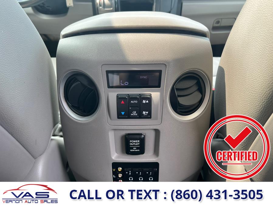 2013 Honda Pilot 4WD 4dr Touring w/RES & Navi, available for sale in Manchester, Connecticut | Vernon Auto Sale & Service. Manchester, Connecticut 2013 Honda Pilot 4WD 4dr Touring w/RES & Navi, available for sale in Manchester, Connecticut | Vernon Auto Sale & Service. Manchester, Connecticut