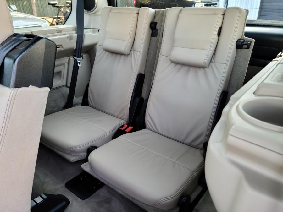 2015 Land Rover LR4 4WD 4dr LUX, available for sale in Milford, Connecticut | Chip's Auto Sales Inc. Milford, Connecticut 2015 Land Rover LR4 4WD 4dr LUX, available for sale in Milford, Connecticut | Chip's Auto Sales Inc. Milford, Connecticut