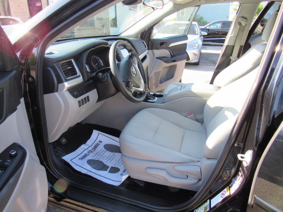 2017 Toyota Highlander LE, available for sale in Worcester, Massachusetts | Hilario's Auto Sales Inc.. Worcester, Massachusetts 2017 Toyota Highlander LE, available for sale in Worcester, Massachusetts | Hilario's Auto Sales Inc.. Worcester, Massachusetts