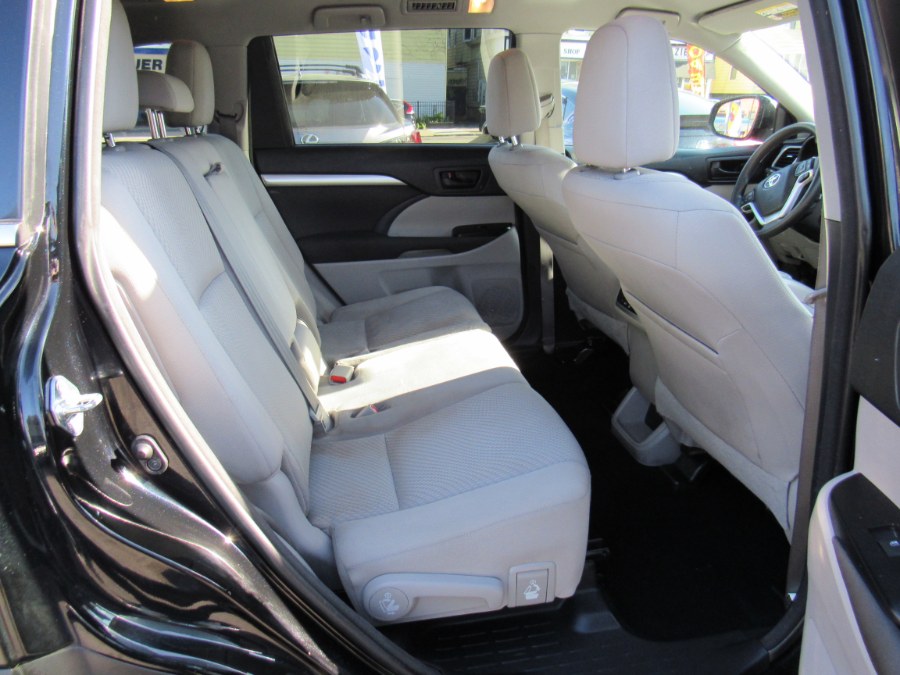 2017 Toyota Highlander LE, available for sale in Worcester, Massachusetts | Hilario's Auto Sales Inc.. Worcester, Massachusetts 2017 Toyota Highlander LE, available for sale in Worcester, Massachusetts | Hilario's Auto Sales Inc.. Worcester, Massachusetts