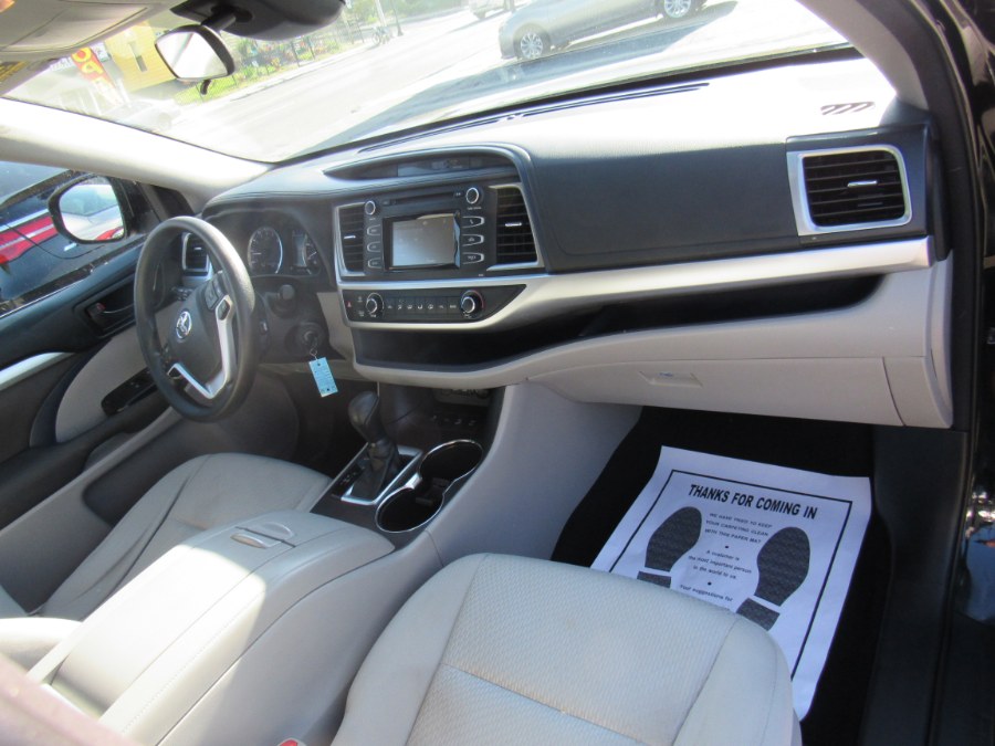 2017 Toyota Highlander LE, available for sale in Worcester, Massachusetts | Hilario's Auto Sales Inc.. Worcester, Massachusetts 2017 Toyota Highlander LE, available for sale in Worcester, Massachusetts | Hilario's Auto Sales Inc.. Worcester, Massachusetts
