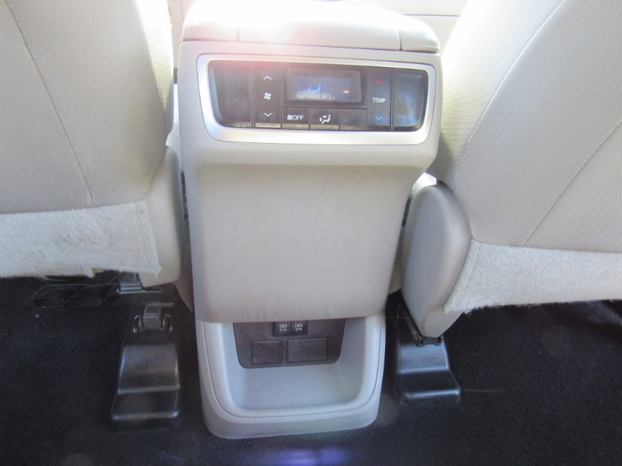 2017 Toyota Highlander LE, available for sale in Worcester, Massachusetts | Hilario's Auto Sales Inc.. Worcester, Massachusetts 2017 Toyota Highlander LE, available for sale in Worcester, Massachusetts | Hilario's Auto Sales Inc.. Worcester, Massachusetts