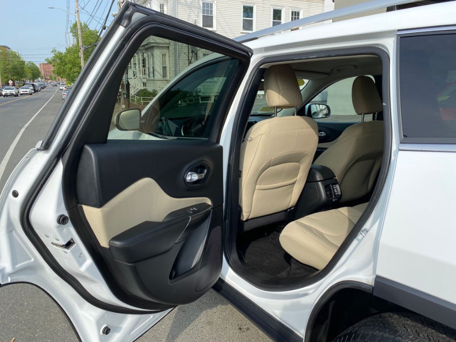 2016 Jeep Cherokee 4WD 4dr Latitude, available for sale in Peabody, Massachusetts | New Star Motors. Peabody, Massachusetts 2016 Jeep Cherokee 4WD 4dr Latitude, available for sale in Peabody, Massachusetts | New Star Motors. Peabody, Massachusetts