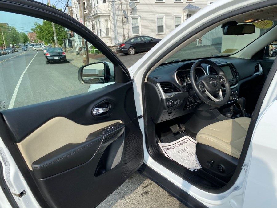 2016 Jeep Cherokee 4WD 4dr Latitude, available for sale in Peabody, Massachusetts | New Star Motors. Peabody, Massachusetts 2016 Jeep Cherokee 4WD 4dr Latitude, available for sale in Peabody, Massachusetts | New Star Motors. Peabody, Massachusetts