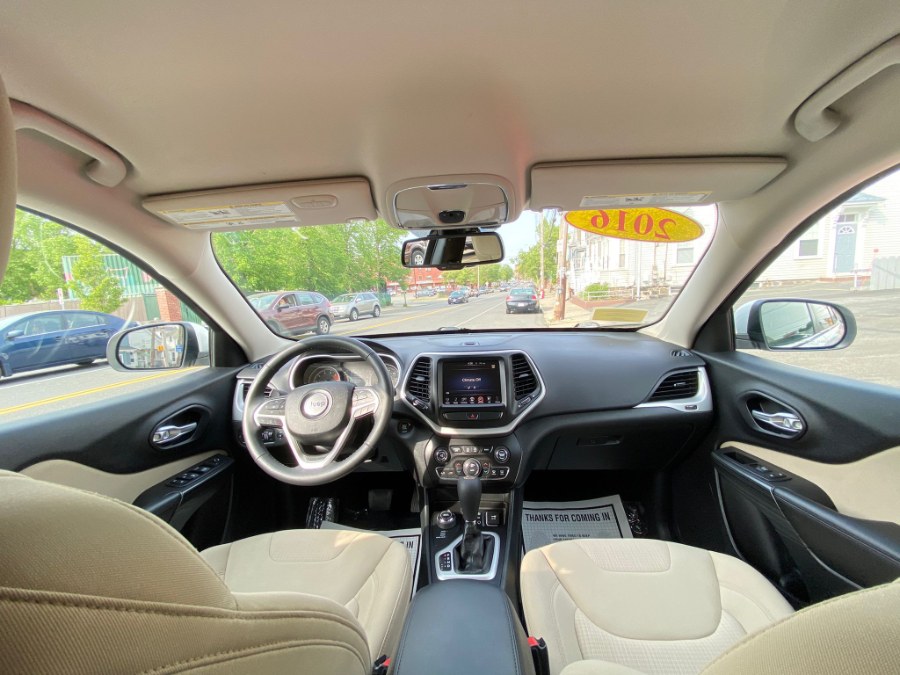 2016 Jeep Cherokee 4WD 4dr Latitude, available for sale in Peabody, Massachusetts | New Star Motors. Peabody, Massachusetts 2016 Jeep Cherokee 4WD 4dr Latitude, available for sale in Peabody, Massachusetts | New Star Motors. Peabody, Massachusetts