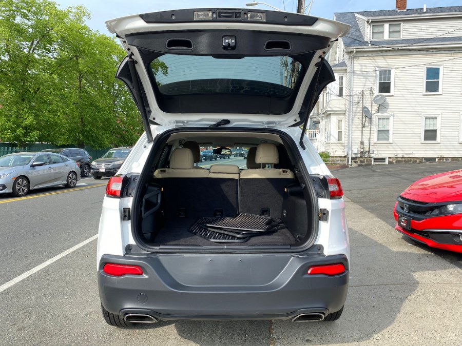 2016 Jeep Cherokee 4WD 4dr Latitude, available for sale in Peabody, Massachusetts | New Star Motors. Peabody, Massachusetts 2016 Jeep Cherokee 4WD 4dr Latitude, available for sale in Peabody, Massachusetts | New Star Motors. Peabody, Massachusetts
