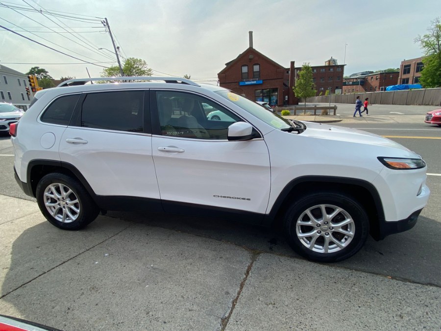 2016 Jeep Cherokee 4WD 4dr Latitude, available for sale in Peabody, Massachusetts | New Star Motors. Peabody, Massachusetts 2016 Jeep Cherokee 4WD 4dr Latitude, available for sale in Peabody, Massachusetts | New Star Motors. Peabody, Massachusetts
