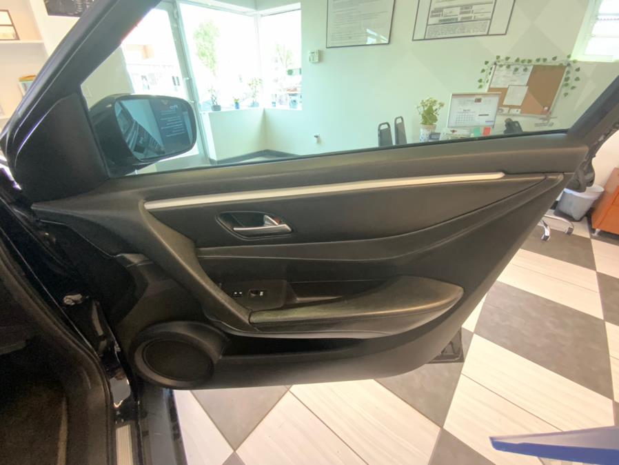 2011 Acura ZDX AWD 4dr Tech Pkg, available for sale in Hartford, Connecticut | Franklin Motors Auto Sales LLC. Hartford, Connecticut 2011 Acura ZDX AWD 4dr Tech Pkg, available for sale in Hartford, Connecticut | Franklin Motors Auto Sales LLC. Hartford, Connecticut