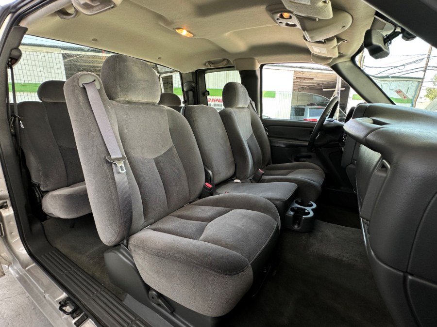 2004 GMC Sierra 1500 Ext Cab 143.5" WB SLE, available for sale in Corona, California | Green Light Auto. Corona, California 2004 GMC Sierra 1500 Ext Cab 143.5" WB SLE, available for sale in Corona, California | Green Light Auto. Corona, California