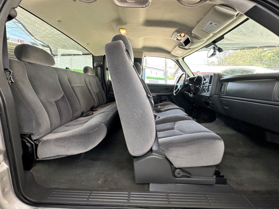 2004 GMC Sierra 1500 Ext Cab 143.5" WB SLE, available for sale in Corona, California | Green Light Auto. Corona, California 2004 GMC Sierra 1500 Ext Cab 143.5" WB SLE, available for sale in Corona, California | Green Light Auto. Corona, California