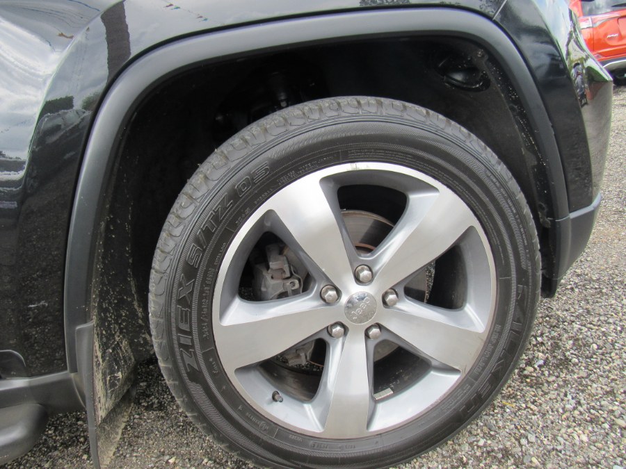 2011 Jeep Grand Cherokee RWD 4dr Laredo, available for sale in San Francisco de Macoris Rd, Dominican Republic | Hilario Auto Import. San Francisco de Macoris Rd, Dominican Republic 2011 Jeep Grand Cherokee RWD 4dr Laredo, available for sale in San Francisco de Macoris Rd, Dominican Republic | Hilario Auto Import. San Francisco de Macoris Rd, Dominican Republic