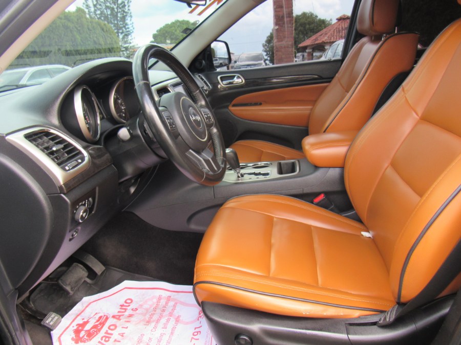 2011 Jeep Grand Cherokee RWD 4dr Laredo, available for sale in San Francisco de Macoris Rd, Dominican Republic | Hilario Auto Import. San Francisco de Macoris Rd, Dominican Republic 2011 Jeep Grand Cherokee RWD 4dr Laredo, available for sale in San Francisco de Macoris Rd, Dominican Republic | Hilario Auto Import. San Francisco de Macoris Rd, Dominican Republic