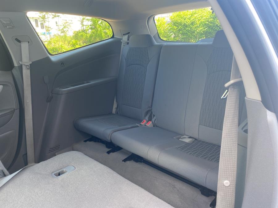 2016 Chevrolet Traverse FWD 4dr LS w/1LS, available for sale in Milford, Connecticut | Dealertown Auto Wholesalers. Milford, Connecticut 2016 Chevrolet Traverse FWD 4dr LS w/1LS, available for sale in Milford, Connecticut | Dealertown Auto Wholesalers. Milford, Connecticut