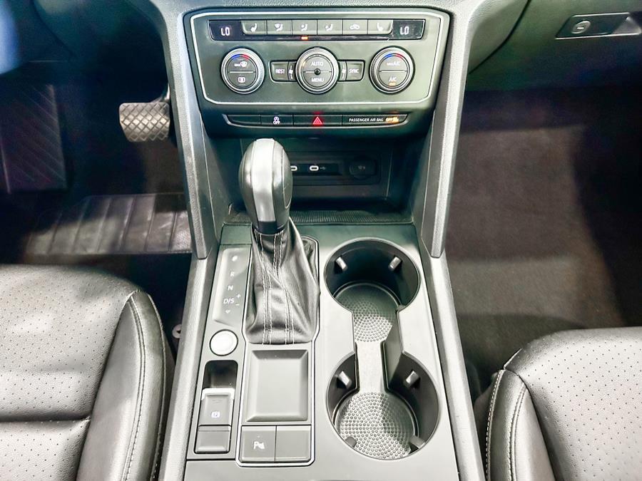 2021 Volkswagen Atlas 3.6L V6 SE w/Technology FWD *Ltd Avail*, available for sale in Franklin Square, New York | Luxury Motor Club. Franklin Square, New York 2021 Volkswagen Atlas 3.6L V6 SE w/Technology FWD *Ltd Avail*, available for sale in Franklin Square, New York | Luxury Motor Club. Franklin Square, New York