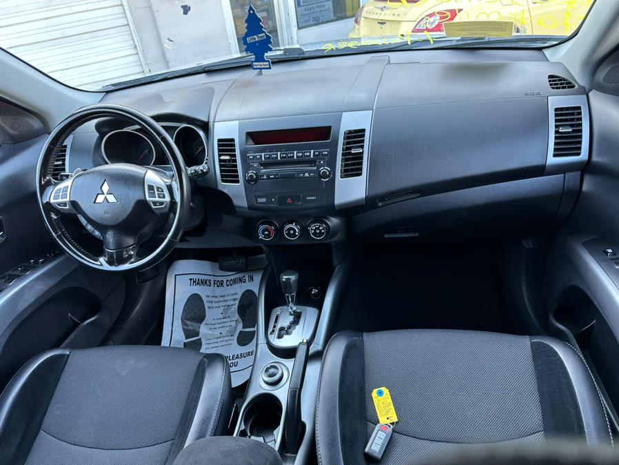 2011 Mitsubishi Outlander 4WD 4dr SE, available for sale in Taunton, Massachusetts | Rt 138 Auto Center Inc . Taunton, Massachusetts 2011 Mitsubishi Outlander 4WD 4dr SE, available for sale in Taunton, Massachusetts | Rt 138 Auto Center Inc . Taunton, Massachusetts