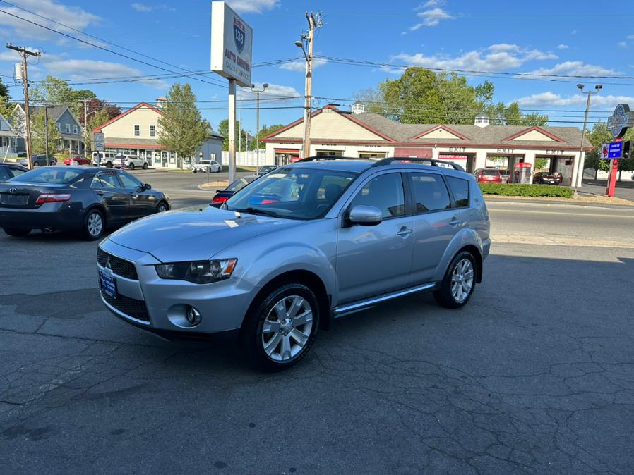 2011 Mitsubishi Outlander 4WD 4dr SE, available for sale in Taunton, Massachusetts | Rt 138 Auto Center Inc . Taunton, Massachusetts 2011 Mitsubishi Outlander 4WD 4dr SE, available for sale in Taunton, Massachusetts | Rt 138 Auto Center Inc . Taunton, Massachusetts