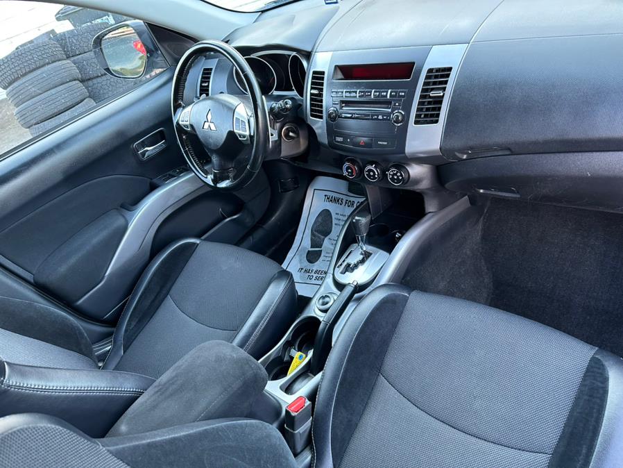 2011 Mitsubishi Outlander 4WD 4dr SE, available for sale in Taunton, Massachusetts | Rt 138 Auto Center Inc . Taunton, Massachusetts 2011 Mitsubishi Outlander 4WD 4dr SE, available for sale in Taunton, Massachusetts | Rt 138 Auto Center Inc . Taunton, Massachusetts