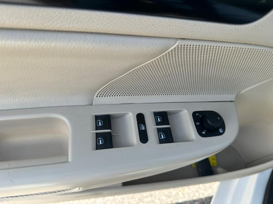 2013 Volkswagen Jetta SportWagen 4dr DSG TDI w/Sunroof & Nav, available for sale in South Windsor, Connecticut | Mike And Tony Auto Sales, Inc. South Windsor, Connecticut 2013 Volkswagen Jetta SportWagen 4dr DSG TDI w/Sunroof & Nav, available for sale in South Windsor, Connecticut | Mike And Tony Auto Sales, Inc. South Windsor, Connecticut