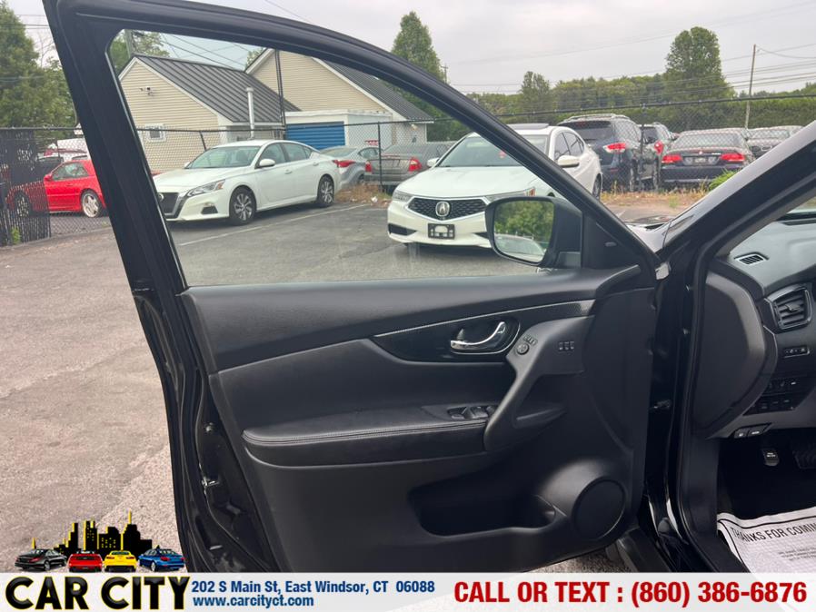 2017 Nissan Rogue AWD SL, available for sale in East Windsor, Connecticut | Car City LLC. East Windsor, Connecticut 2017 Nissan Rogue AWD SL, available for sale in East Windsor, Connecticut | Car City LLC. East Windsor, Connecticut