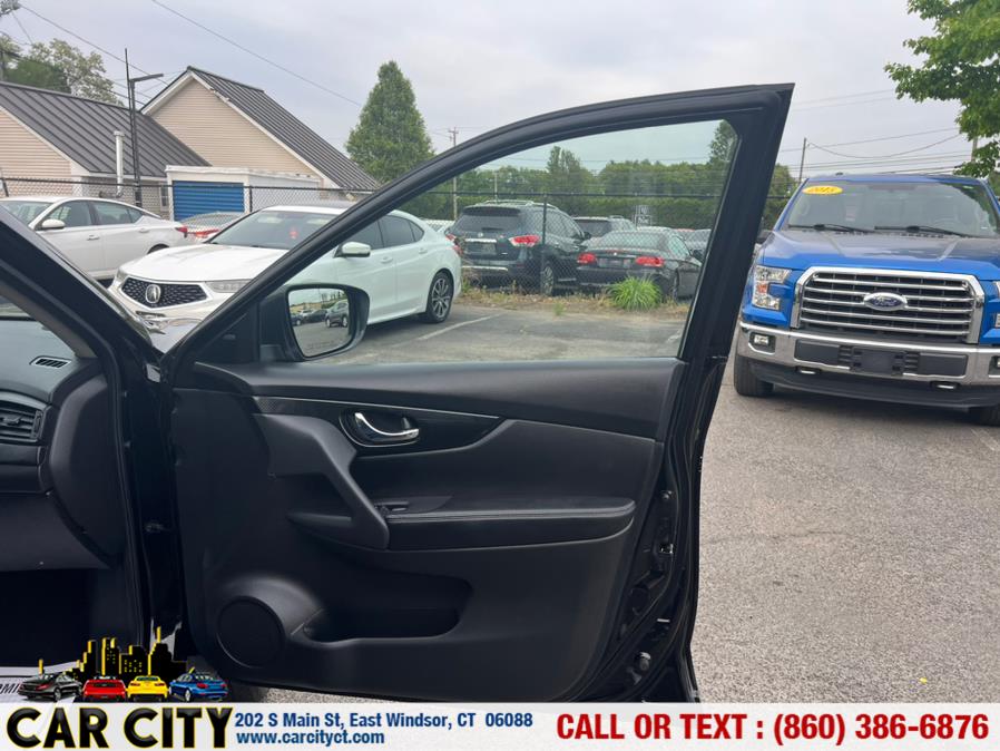 2017 Nissan Rogue AWD SL, available for sale in East Windsor, Connecticut | Car City LLC. East Windsor, Connecticut 2017 Nissan Rogue AWD SL, available for sale in East Windsor, Connecticut | Car City LLC. East Windsor, Connecticut