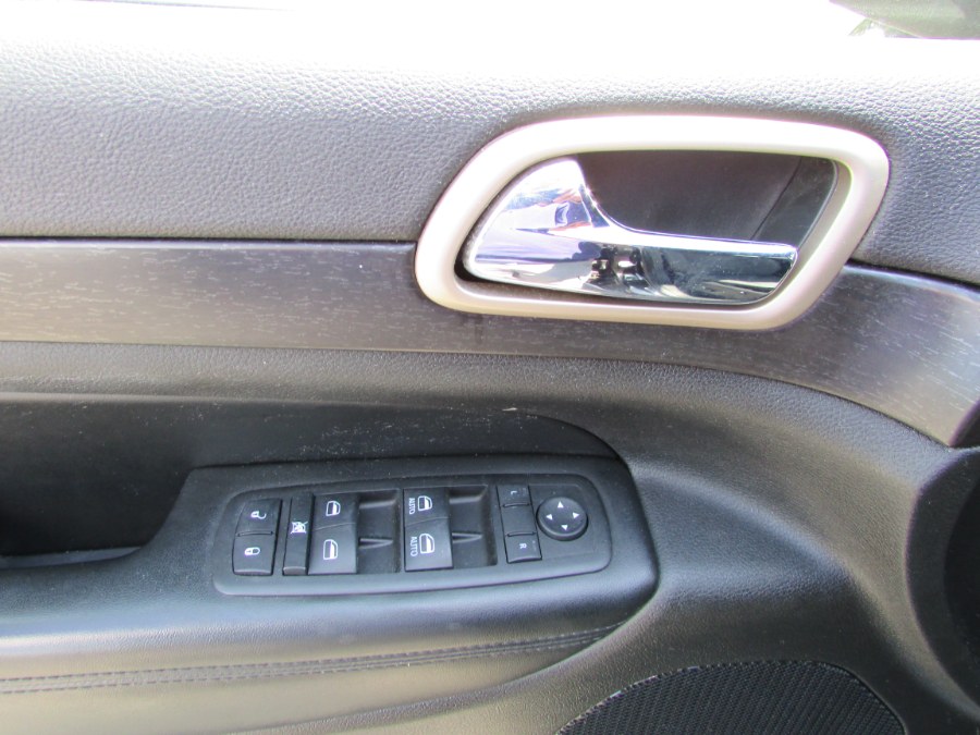 2014 Jeep Grand Cherokee 4WD 4dr Laredo, available for sale in East Windsor, Connecticut | United Auto Sales of E Windsor, Inc. East Windsor, Connecticut 2014 Jeep Grand Cherokee 4WD 4dr Laredo, available for sale in East Windsor, Connecticut | United Auto Sales of E Windsor, Inc. East Windsor, Connecticut