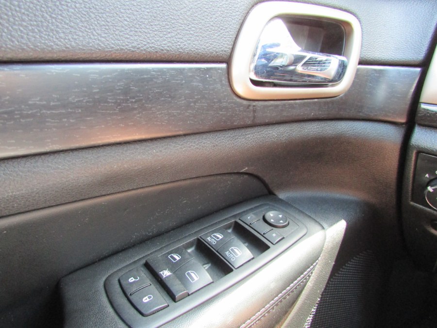 2014 Jeep Grand Cherokee 4WD 4dr Laredo, available for sale in East Windsor, Connecticut | United Auto Sales of E Windsor, Inc. East Windsor, Connecticut 2014 Jeep Grand Cherokee 4WD 4dr Laredo, available for sale in East Windsor, Connecticut | United Auto Sales of E Windsor, Inc. East Windsor, Connecticut