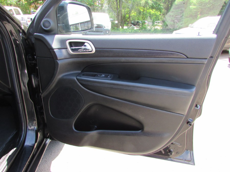 2014 Jeep Grand Cherokee 4WD 4dr Laredo, available for sale in East Windsor, Connecticut | United Auto Sales of E Windsor, Inc. East Windsor, Connecticut 2014 Jeep Grand Cherokee 4WD 4dr Laredo, available for sale in East Windsor, Connecticut | United Auto Sales of E Windsor, Inc. East Windsor, Connecticut