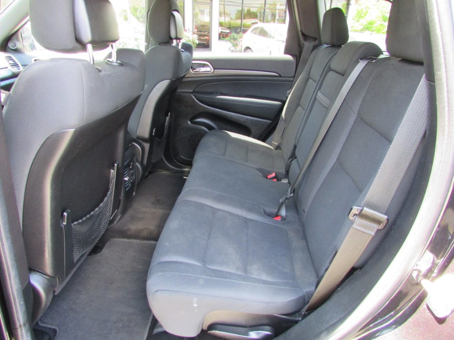 2014 Jeep Grand Cherokee 4WD 4dr Laredo, available for sale in East Windsor, Connecticut | United Auto Sales of E Windsor, Inc. East Windsor, Connecticut 2014 Jeep Grand Cherokee 4WD 4dr Laredo, available for sale in East Windsor, Connecticut | United Auto Sales of E Windsor, Inc. East Windsor, Connecticut