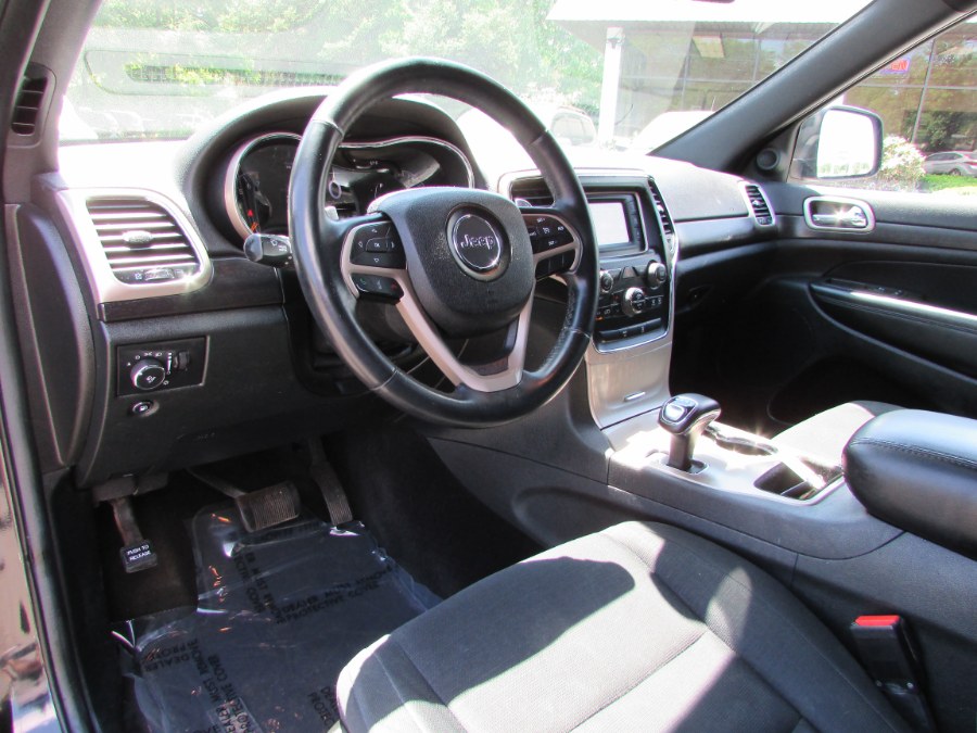 2014 Jeep Grand Cherokee 4WD 4dr Laredo, available for sale in East Windsor, Connecticut | United Auto Sales of E Windsor, Inc. East Windsor, Connecticut 2014 Jeep Grand Cherokee 4WD 4dr Laredo, available for sale in East Windsor, Connecticut | United Auto Sales of E Windsor, Inc. East Windsor, Connecticut