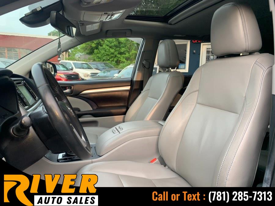 2019 Toyota Highlander XLE V6 AWD (Natl), available for sale in Malden, Massachusetts | River Auto Sales. Malden, Massachusetts 2019 Toyota Highlander XLE V6 AWD (Natl), available for sale in Malden, Massachusetts | River Auto Sales. Malden, Massachusetts