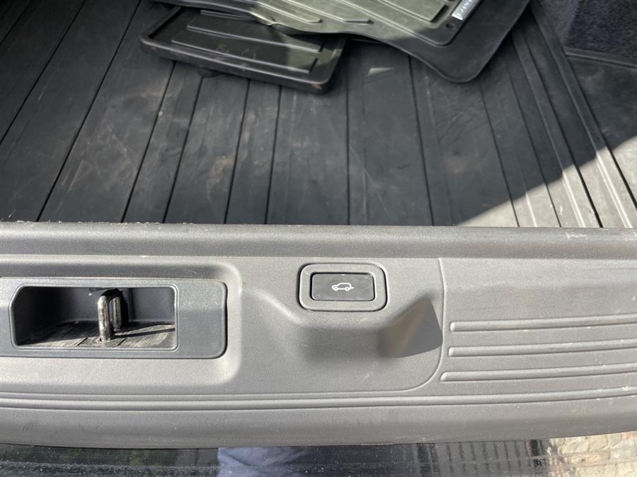 2016 Land Rover Range Rover 5.0L V8 Supercharged, available for sale in Woodbury, New York | Drive World. Woodbury, New York 2016 Land Rover Range Rover 5.0L V8 Supercharged, available for sale in Woodbury, New York | Drive World. Woodbury, New York