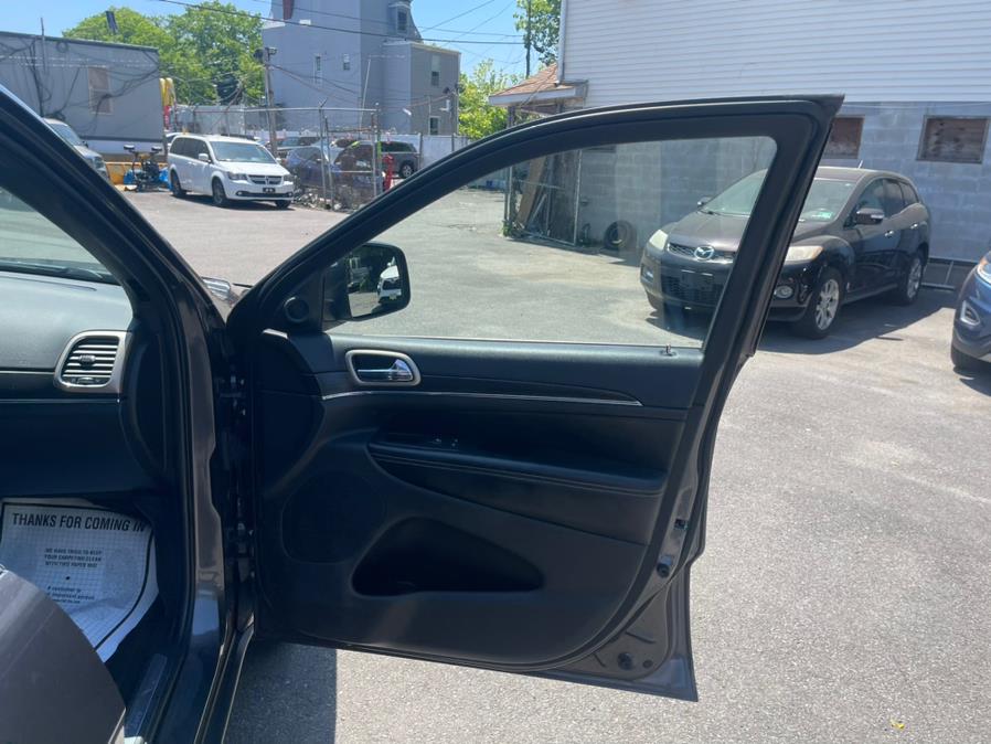 2015 Jeep Grand Cherokee 4WD 4dr Limited, available for sale in Irvington, New Jersey | Elis Motors Corp. Irvington, New Jersey 2015 Jeep Grand Cherokee 4WD 4dr Limited, available for sale in Irvington, New Jersey | Elis Motors Corp. Irvington, New Jersey