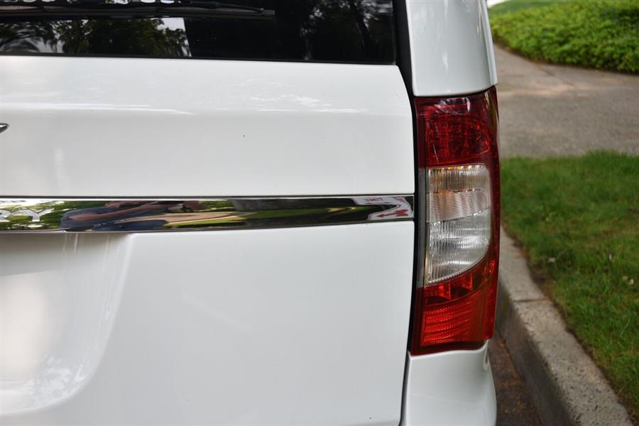 2016 Chrysler Town And Country Touring 4dr Mini Van, available for sale in Great Neck, New York | Camy Cars. Great Neck, New York 2016 Chrysler Town And Country Touring 4dr Mini Van, available for sale in Great Neck, New York | Camy Cars. Great Neck, New York
