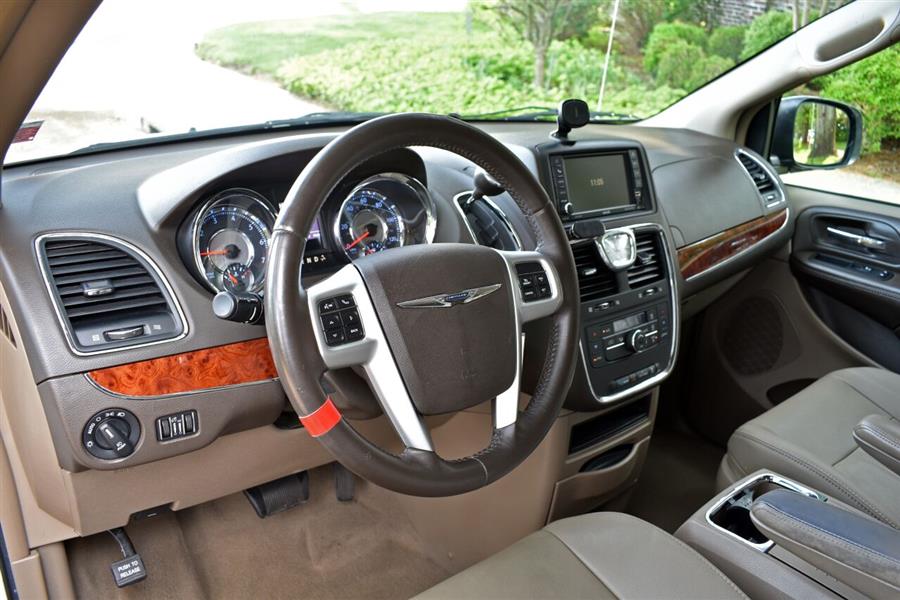 2016 Chrysler Town And Country Touring 4dr Mini Van, available for sale in Great Neck, New York | Camy Cars. Great Neck, New York 2016 Chrysler Town And Country Touring 4dr Mini Van, available for sale in Great Neck, New York | Camy Cars. Great Neck, New York