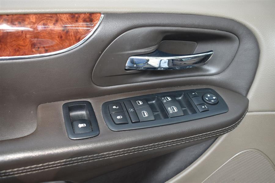 2016 Chrysler Town And Country Touring 4dr Mini Van, available for sale in Great Neck, New York | Camy Cars. Great Neck, New York 2016 Chrysler Town And Country Touring 4dr Mini Van, available for sale in Great Neck, New York | Camy Cars. Great Neck, New York