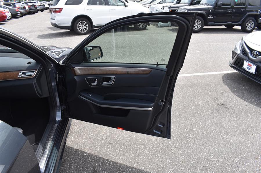 2015 Mercedes-benz E-class E350 4MATIC, available for sale in Patchogue, New York | 112 Auto Plaza. Patchogue, New York 2015 Mercedes-benz E-class E350 4MATIC, available for sale in Patchogue, New York | 112 Auto Plaza. Patchogue, New York
