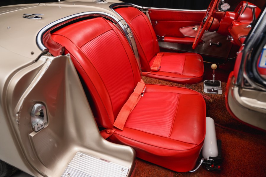 1961 Chevrolet Corvette 283/315 Fuelie, available for sale in North Salem, New York | Meccanic Shop North Inc. North Salem, New York 1961 Chevrolet Corvette 283/315 Fuelie, available for sale in North Salem, New York | Meccanic Shop North Inc. North Salem, New York