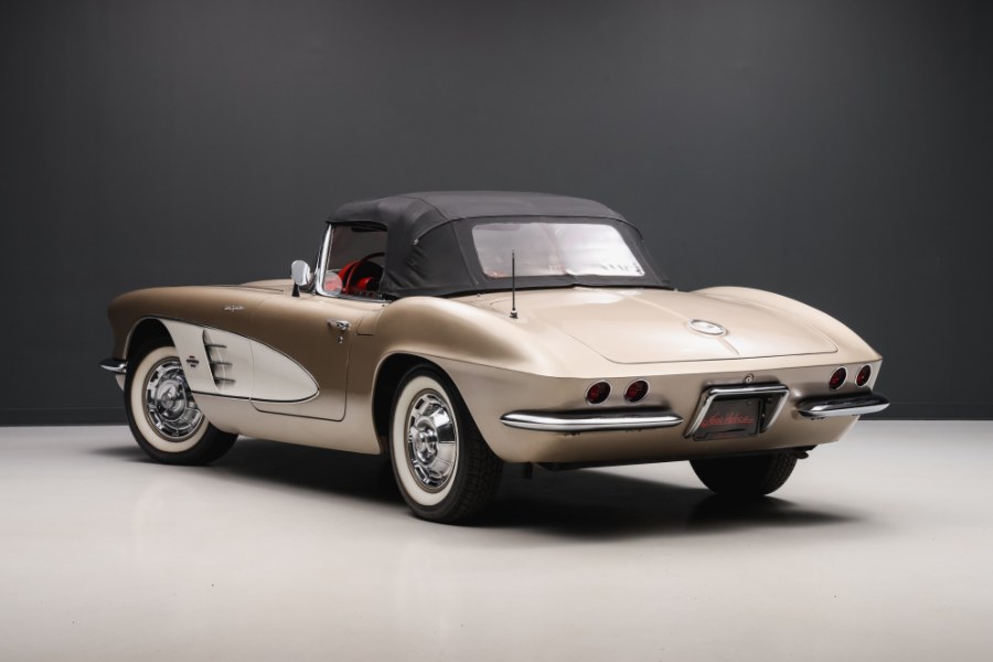 1961 Chevrolet Corvette 283/315 Fuelie, available for sale in North Salem, New York | Meccanic Shop North Inc. North Salem, New York 1961 Chevrolet Corvette 283/315 Fuelie, available for sale in North Salem, New York | Meccanic Shop North Inc. North Salem, New York