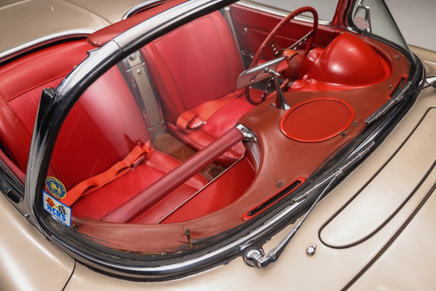 1961 Chevrolet Corvette 283/315 Fuelie, available for sale in North Salem, New York | Meccanic Shop North Inc. North Salem, New York 1961 Chevrolet Corvette 283/315 Fuelie, available for sale in North Salem, New York | Meccanic Shop North Inc. North Salem, New York