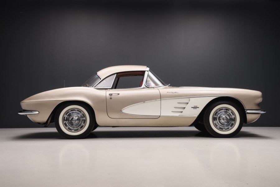 1961 Chevrolet Corvette 283/315 Fuelie, available for sale in North Salem, New York | Meccanic Shop North Inc. North Salem, New York 1961 Chevrolet Corvette 283/315 Fuelie, available for sale in North Salem, New York | Meccanic Shop North Inc. North Salem, New York
