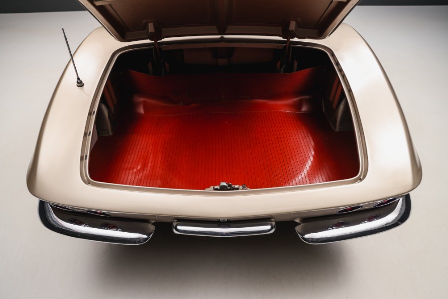1961 Chevrolet Corvette 283/315 Fuelie, available for sale in North Salem, New York | Meccanic Shop North Inc. North Salem, New York 1961 Chevrolet Corvette 283/315 Fuelie, available for sale in North Salem, New York | Meccanic Shop North Inc. North Salem, New York