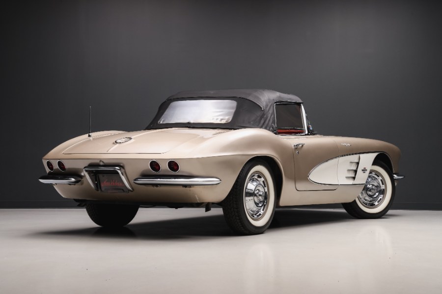 1961 Chevrolet Corvette 283/315 Fuelie, available for sale in North Salem, New York | Meccanic Shop North Inc. North Salem, New York 1961 Chevrolet Corvette 283/315 Fuelie, available for sale in North Salem, New York | Meccanic Shop North Inc. North Salem, New York