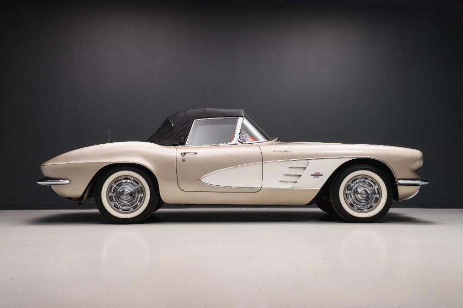1961 Chevrolet Corvette 283/315 Fuelie, available for sale in North Salem, New York | Meccanic Shop North Inc. North Salem, New York 1961 Chevrolet Corvette 283/315 Fuelie, available for sale in North Salem, New York | Meccanic Shop North Inc. North Salem, New York