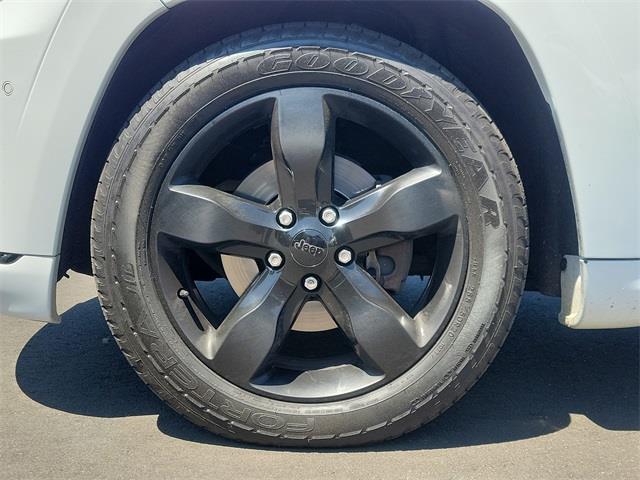 2015 Jeep Grand Cherokee Overland, available for sale in Stratford, Connecticut | Wiz Leasing Inc. Stratford, Connecticut 2015 Jeep Grand Cherokee Overland, available for sale in Stratford, Connecticut | Wiz Leasing Inc. Stratford, Connecticut