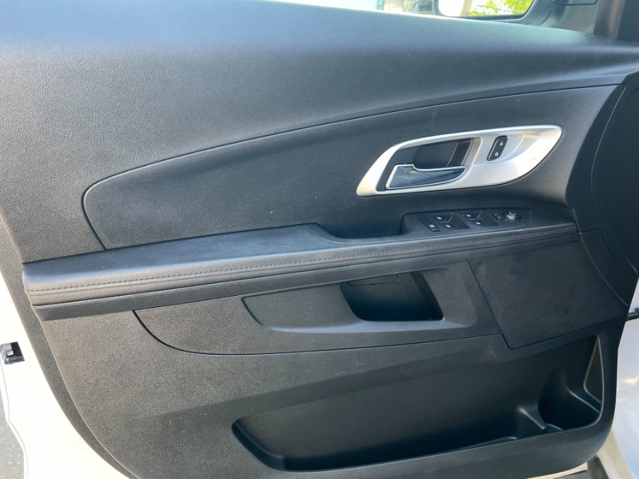 2016 Chevrolet Equinox AWD 4dr LT, available for sale in Bristol, Connecticut | Bristol Auto Center LLC. Bristol, Connecticut 2016 Chevrolet Equinox AWD 4dr LT, available for sale in Bristol, Connecticut | Bristol Auto Center LLC. Bristol, Connecticut