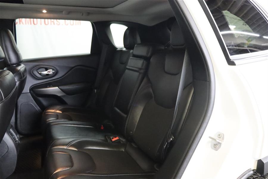 2019 Jeep Cherokee LATITUDE PLUS, available for sale in Paterson, New Jersey | Fast Track Motors. Paterson, New Jersey 2019 Jeep Cherokee LATITUDE PLUS, available for sale in Paterson, New Jersey | Fast Track Motors. Paterson, New Jersey