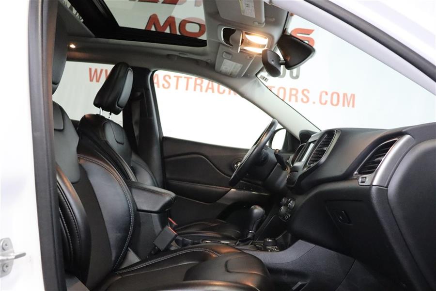 2019 Jeep Cherokee LATITUDE PLUS, available for sale in Paterson, New Jersey | Fast Track Motors. Paterson, New Jersey 2019 Jeep Cherokee LATITUDE PLUS, available for sale in Paterson, New Jersey | Fast Track Motors. Paterson, New Jersey