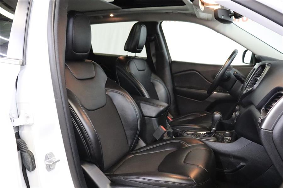 2019 Jeep Cherokee LATITUDE PLUS, available for sale in Paterson, New Jersey | Fast Track Motors. Paterson, New Jersey 2019 Jeep Cherokee LATITUDE PLUS, available for sale in Paterson, New Jersey | Fast Track Motors. Paterson, New Jersey