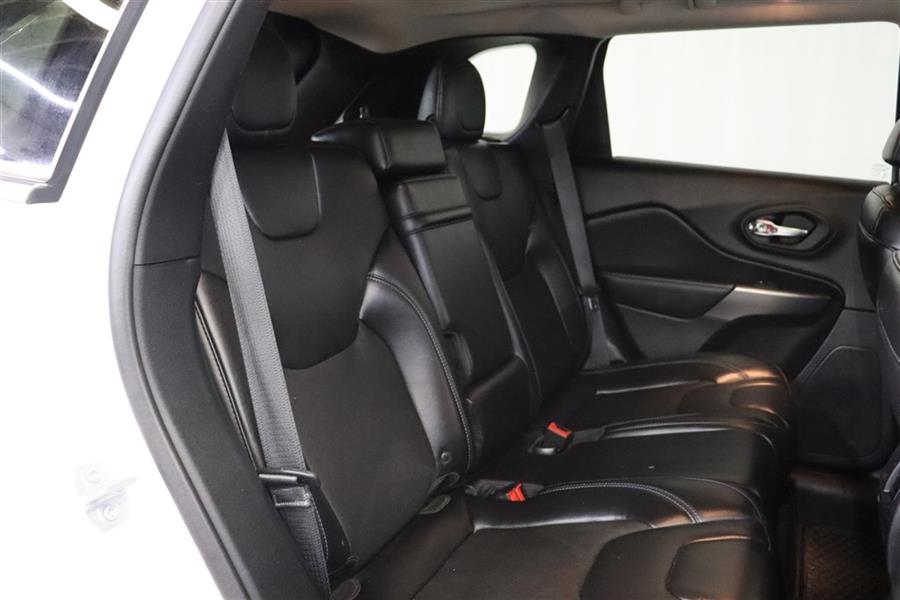 2019 Jeep Cherokee LATITUDE PLUS, available for sale in Paterson, New Jersey | Fast Track Motors. Paterson, New Jersey 2019 Jeep Cherokee LATITUDE PLUS, available for sale in Paterson, New Jersey | Fast Track Motors. Paterson, New Jersey